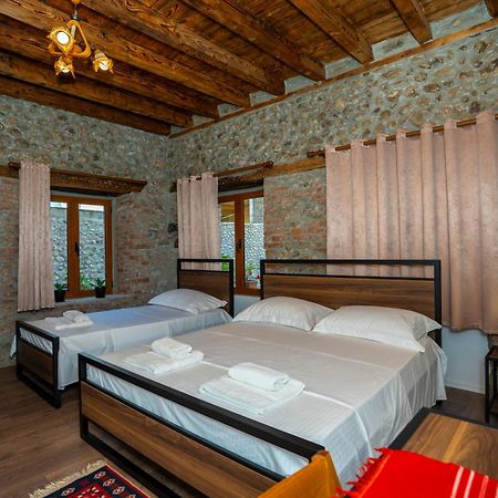 Intown Guesthouse Шкодер Екстер'єр фото