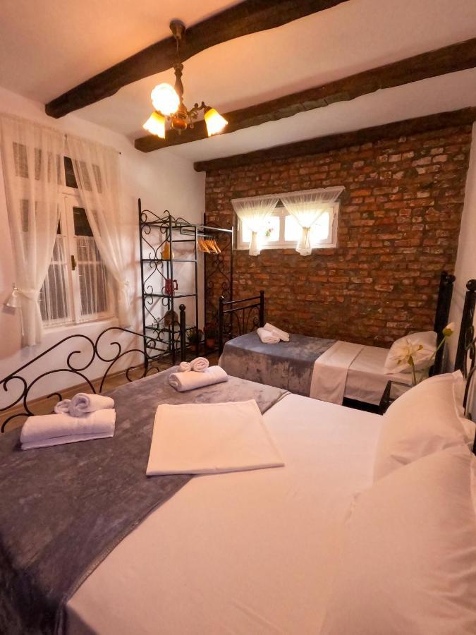 Intown Guesthouse Шкодер Екстер'єр фото
