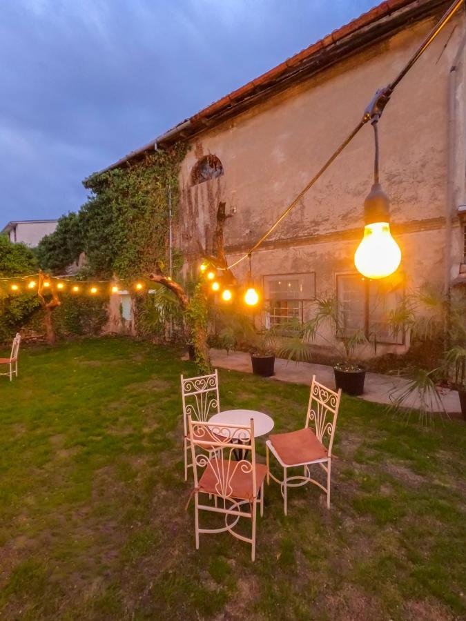 Intown Guesthouse Шкодер Екстер'єр фото