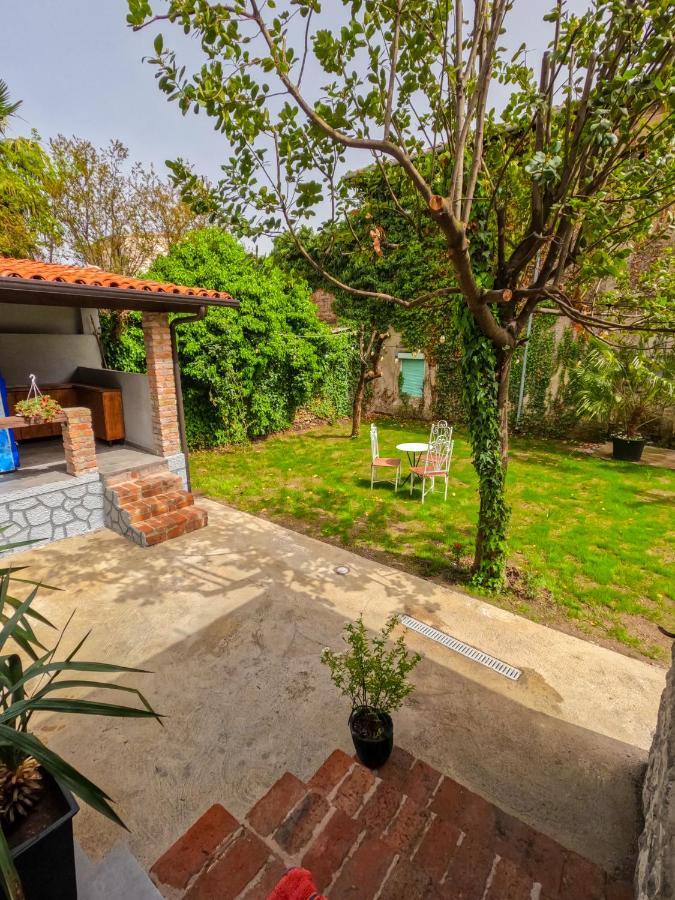 Intown Guesthouse Шкодер Екстер'єр фото