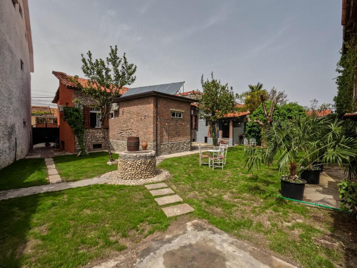 Intown Guesthouse Шкодер Екстер'єр фото