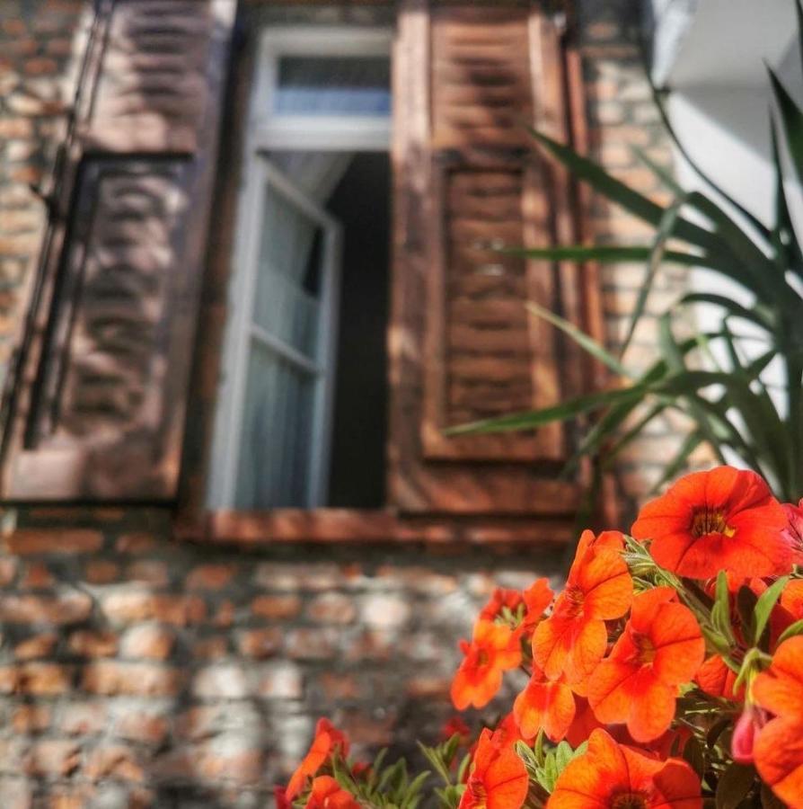 Intown Guesthouse Шкодер Екстер'єр фото