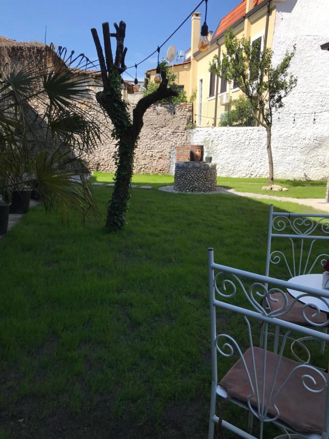 Intown Guesthouse Шкодер Екстер'єр фото