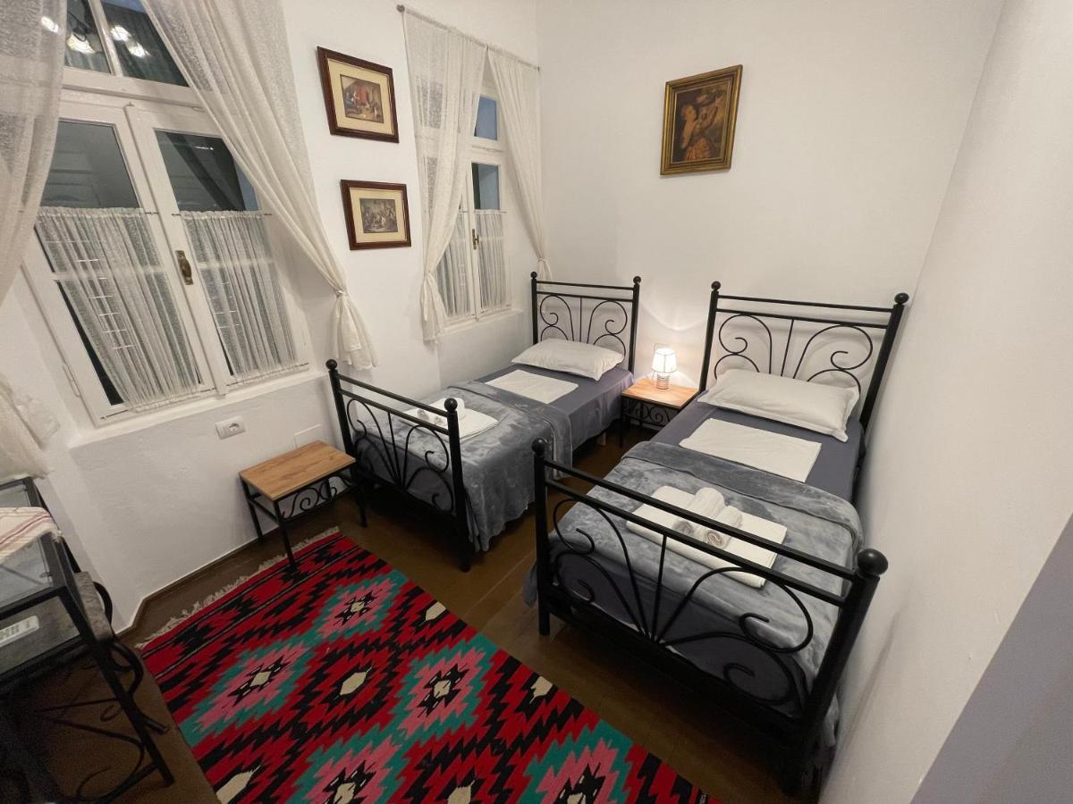Intown Guesthouse Шкодер Екстер'єр фото