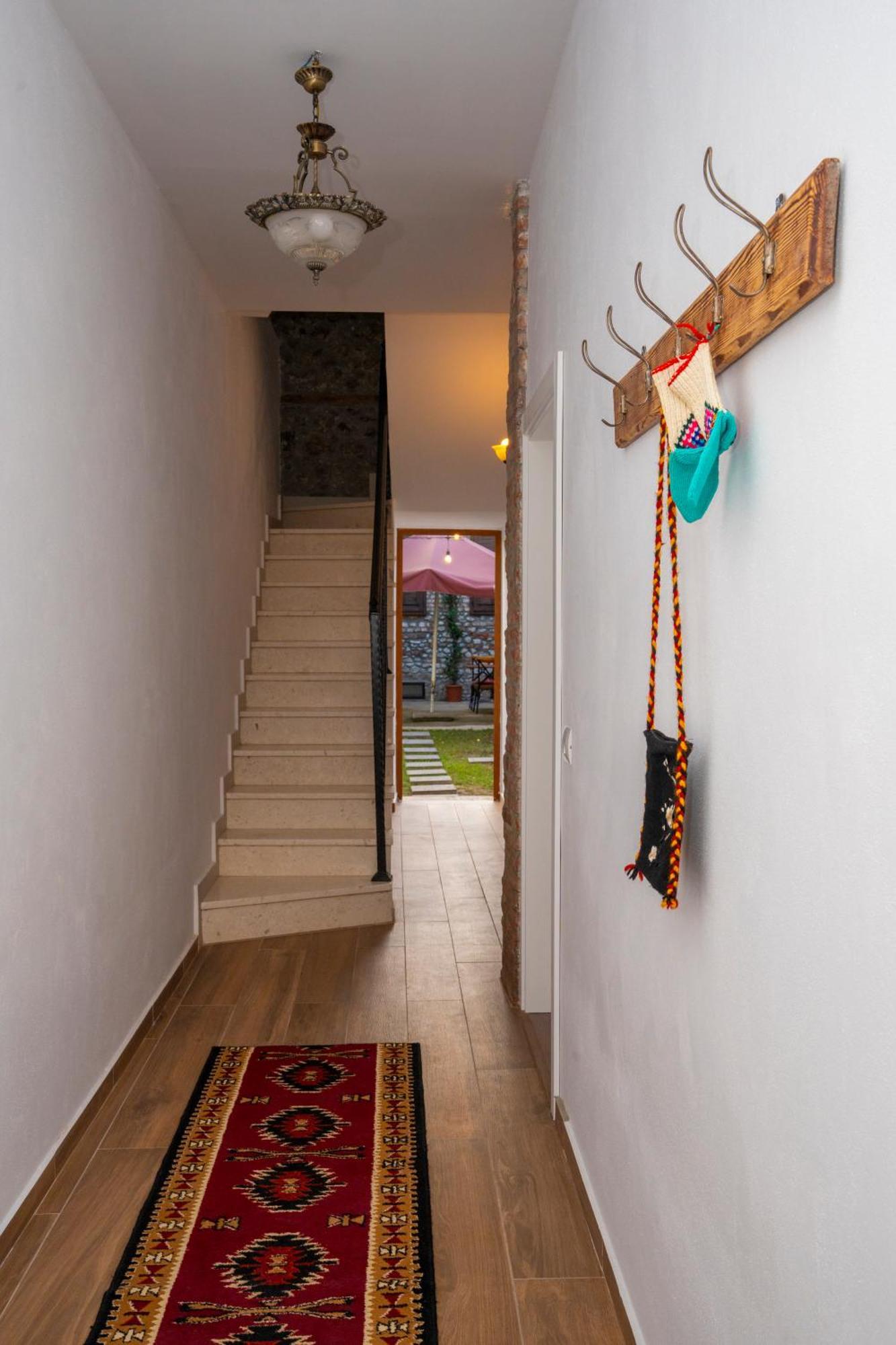 Intown Guesthouse Шкодер Екстер'єр фото
