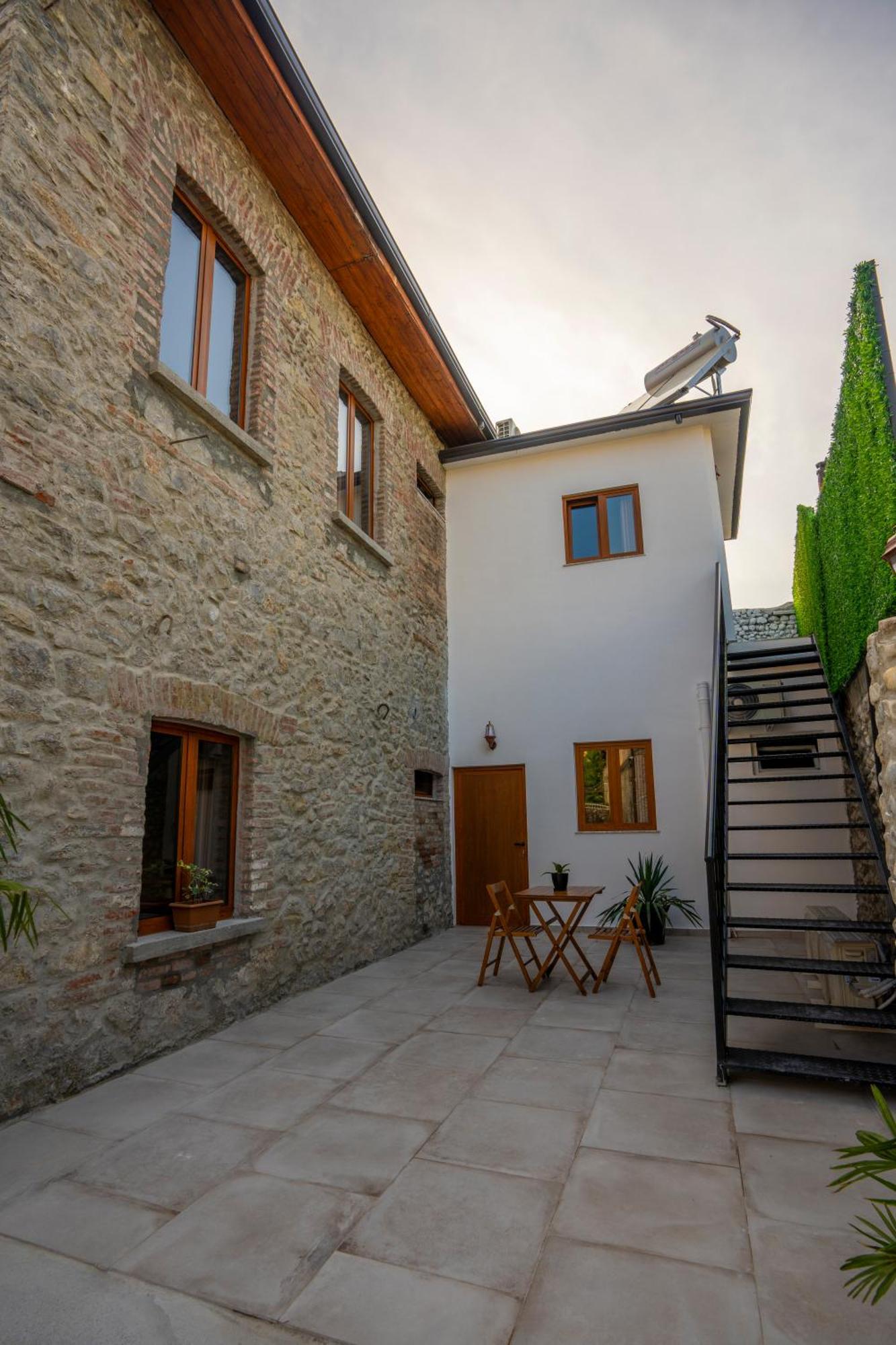Intown Guesthouse Шкодер Екстер'єр фото