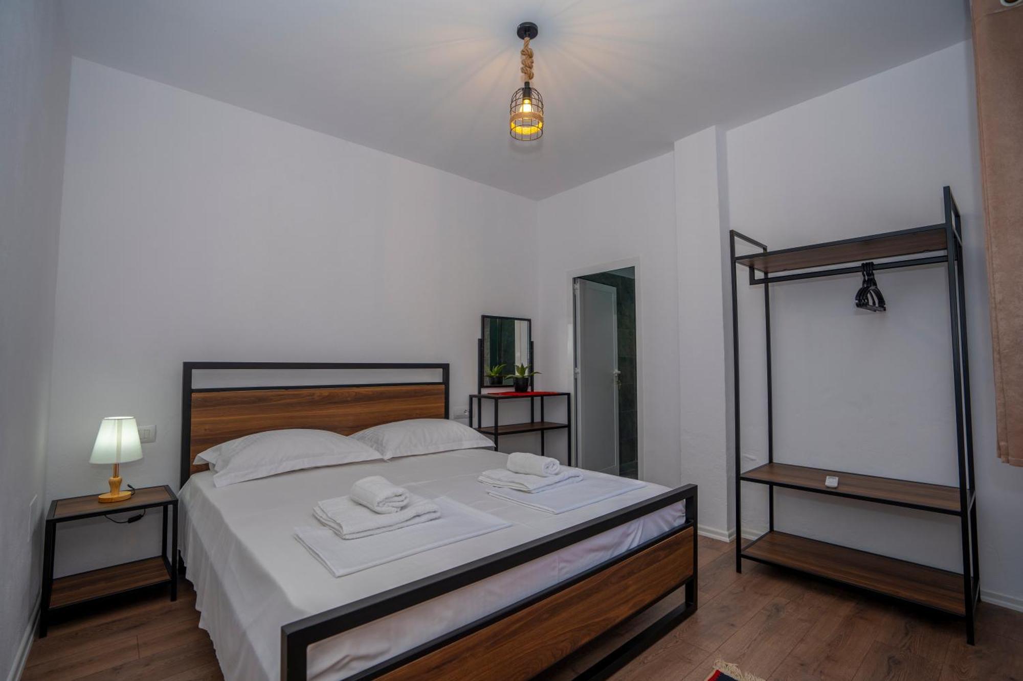 Intown Guesthouse Шкодер Екстер'єр фото