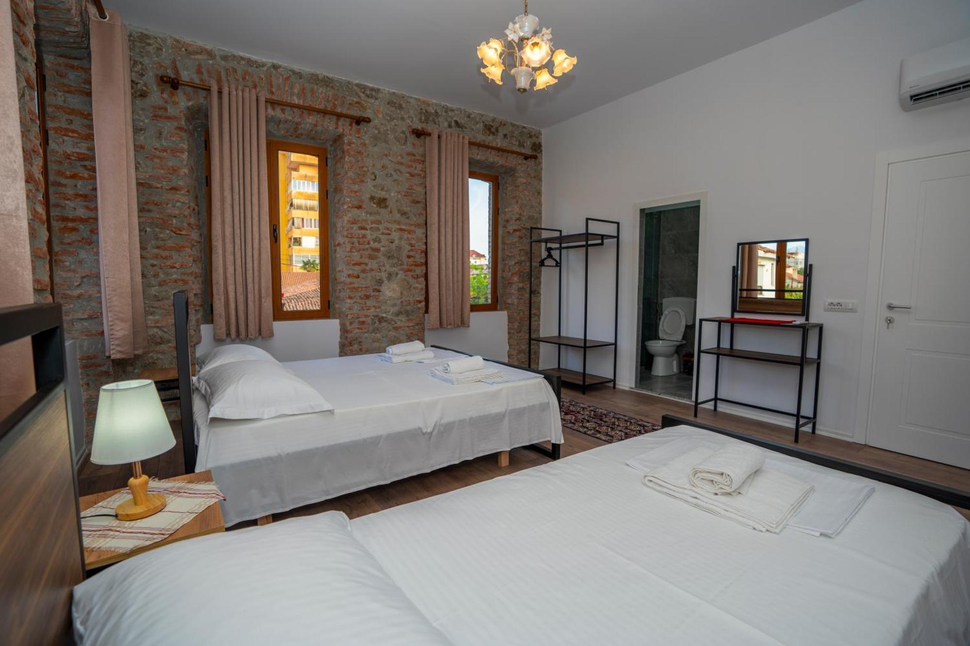 Intown Guesthouse Шкодер Екстер'єр фото