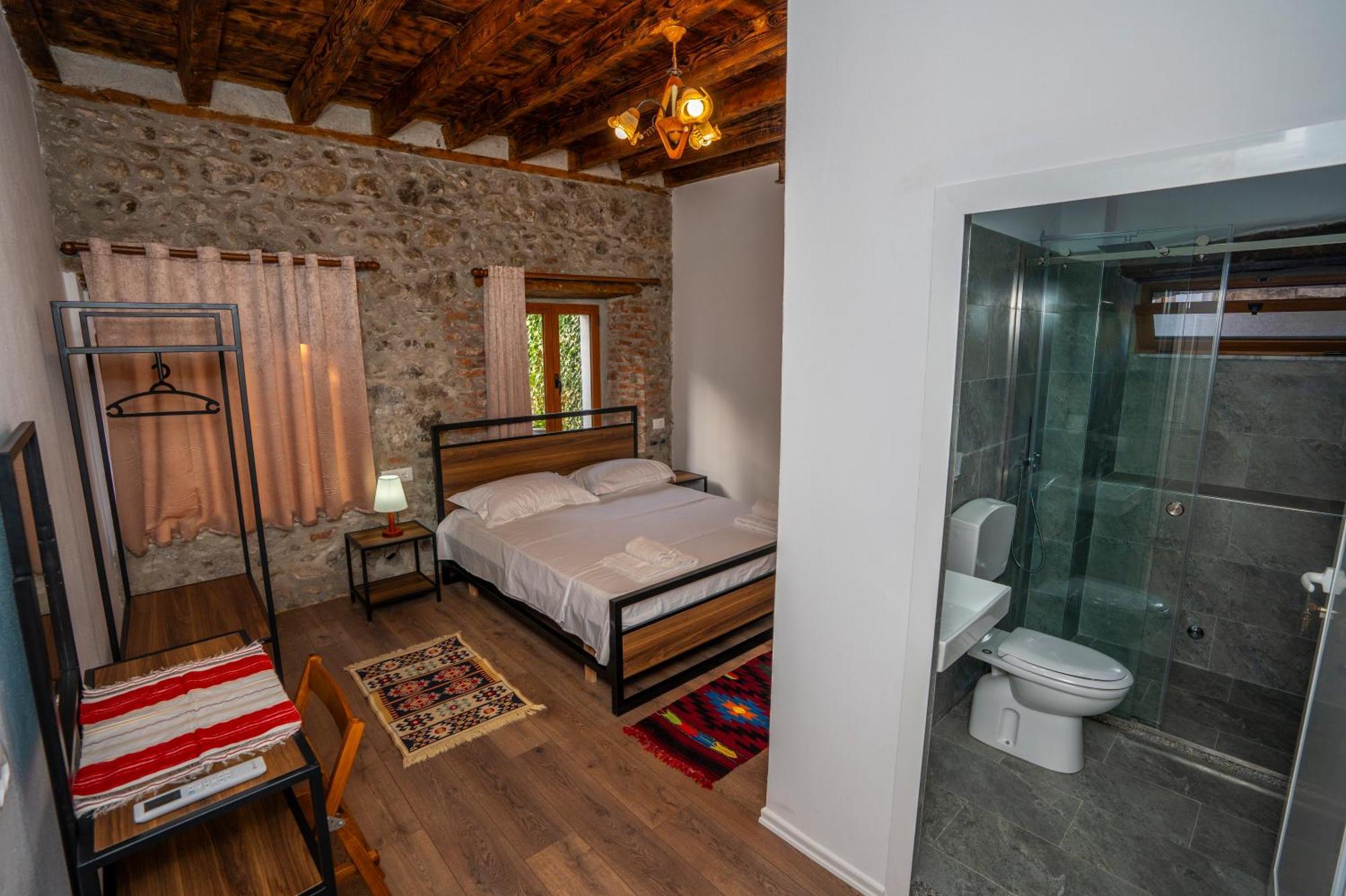 Intown Guesthouse Шкодер Екстер'єр фото